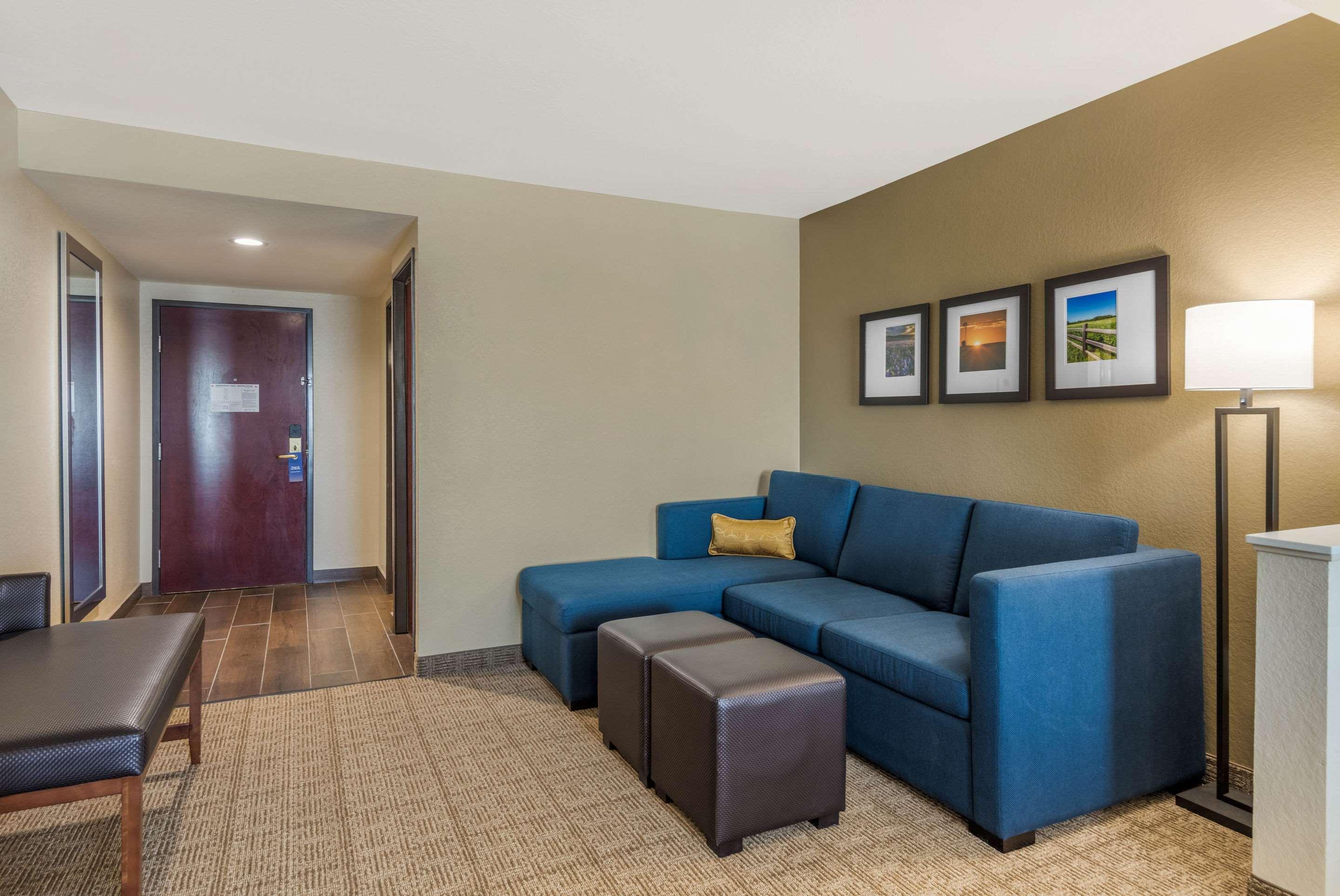 Comfort Inn & Suites Big Spring Exterior photo