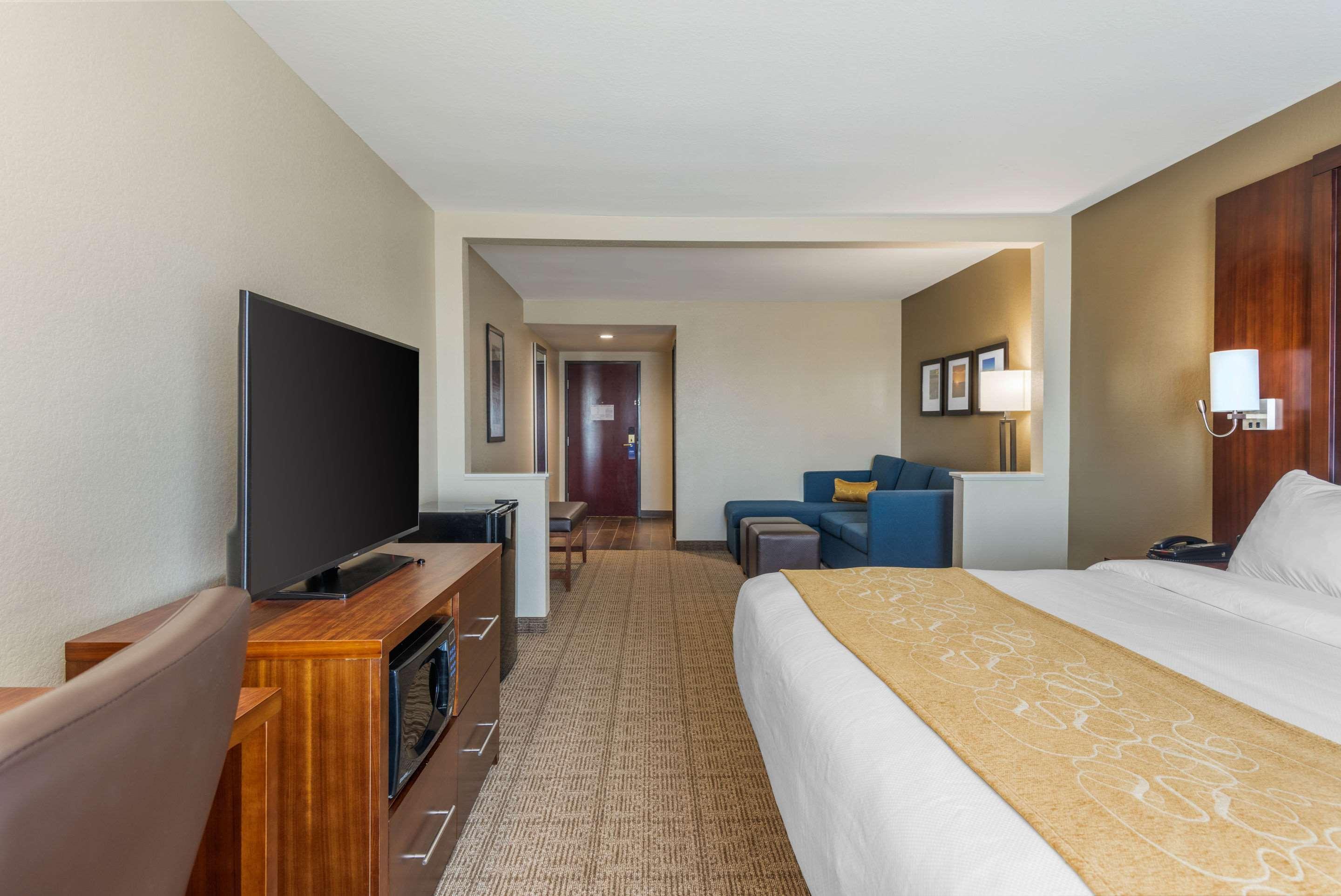 Comfort Inn & Suites Big Spring Exterior photo