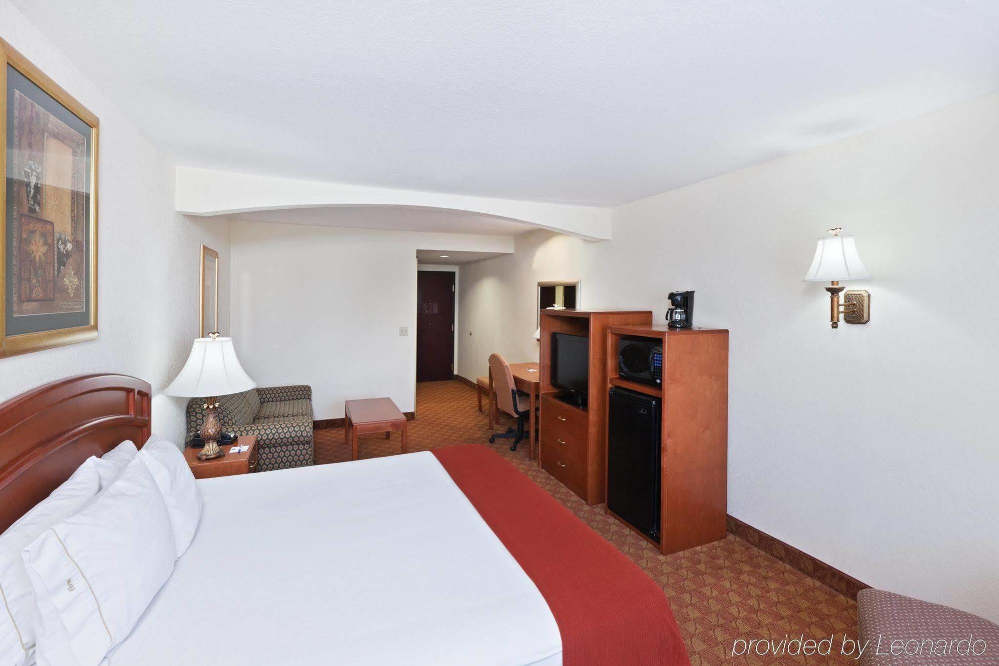 Comfort Inn & Suites Big Spring Room photo